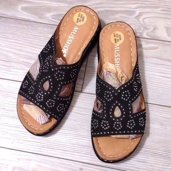 (22-2930) โ๐ฅ3/$20๐ฅ MUSSHOE womens Wedge SZ 7 - Picture 5 of 12